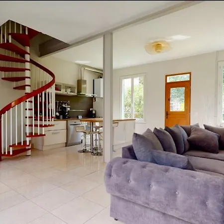 Willa Maison / Porte De Versailles *